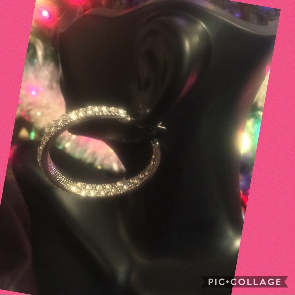 Earring $5.00